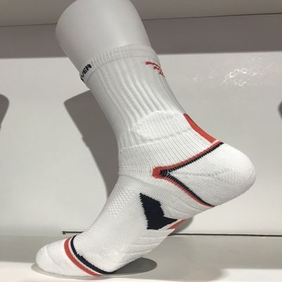 Riconoscimento degli aghi calze sportive da uomo a colori personalizzati con 200 punti e stile regolare