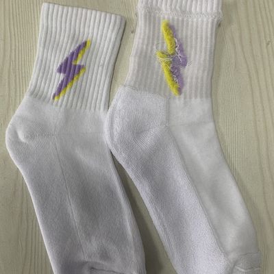 Calzini casual per donne Logo colore personalizzato OEM pettinato cotone semilupo caviglia calzini carini