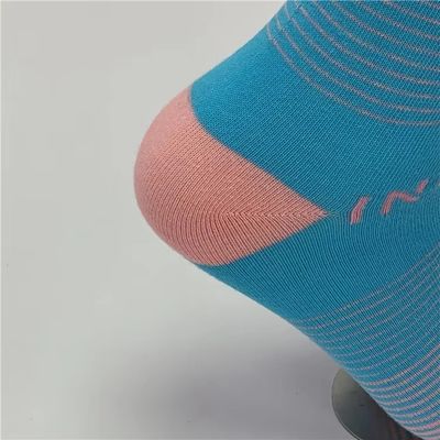 Calzini da uomo colorati personalizzati Posizione del logo Altri 80% cotone pettinato 17% poliammide 3% spandex
