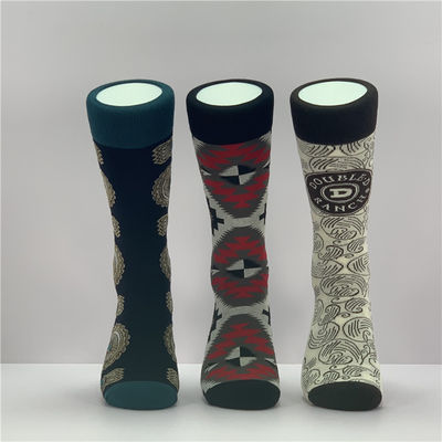 Logo personalizzato calzini di cotone nero per il comfort delle caviglie alte su sport adulti unisex