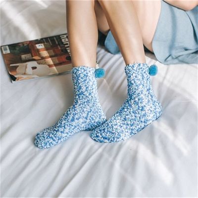 Calzino di Natale Moda morbida traspirante Inverno Corallo velluto con Multi Color Dot Pom Pom