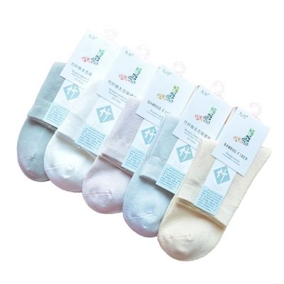 Calzini sportivi neri in cotone di bambù per donna con lavoro di compressione e spessore standard