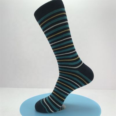 Modello a strisce traspirante calze da uomo a tubo lungo materiale di bambù alto per abbigliamento estivo