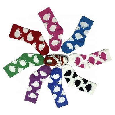 Calzini rosa pelosi per bambini con design antiscivolo e spessore standard