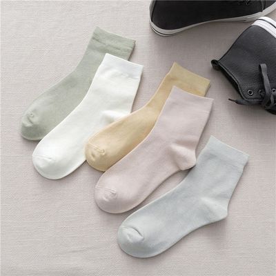 Spessore standard Modello solido Fibra di bambù Calzini morbidi antiscivolo per donne di moda