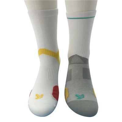 Calzini sportivi di design personalizzato con spessore standard di tessuto asciugabile e traspirante