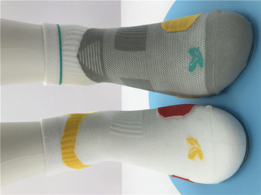 Calzini sportivi di design personalizzato con spessore standard di tessuto asciugabile e traspirante