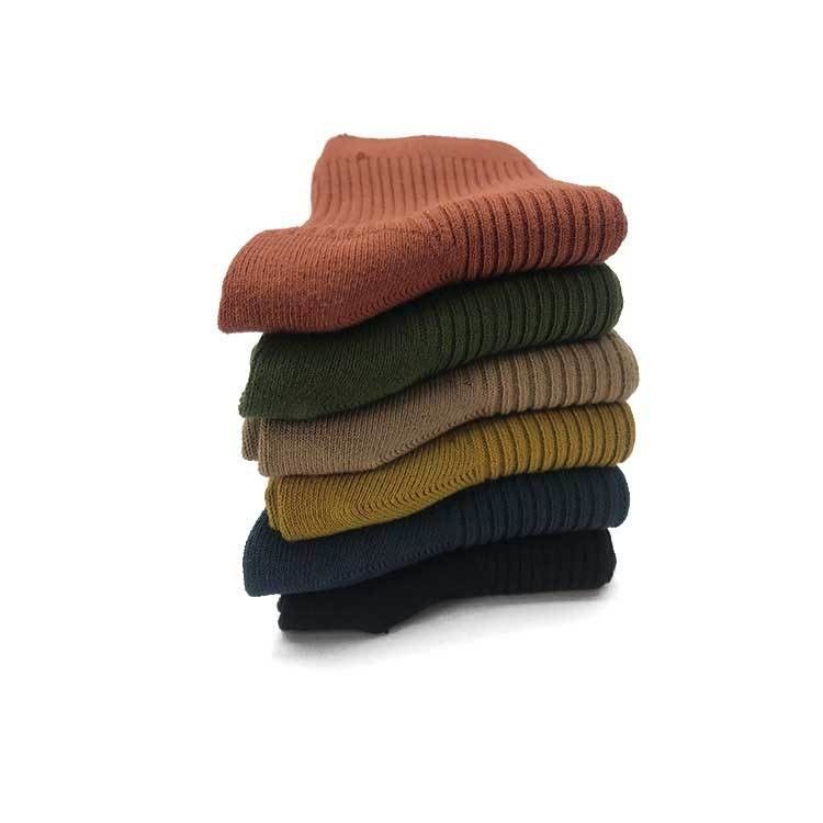Calzini per donne retro d'autunno 6 colori Fibra di bambù Una taglia più adatta 35-40